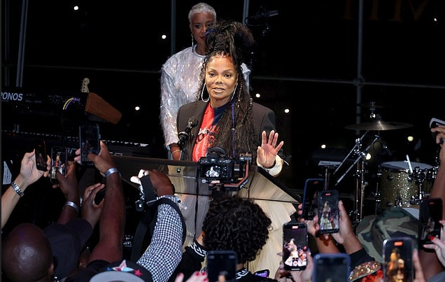 Janet Jackson megkapta az Év Ikonja díjat a Harlem's Fashion Row Style Awards díjátadón