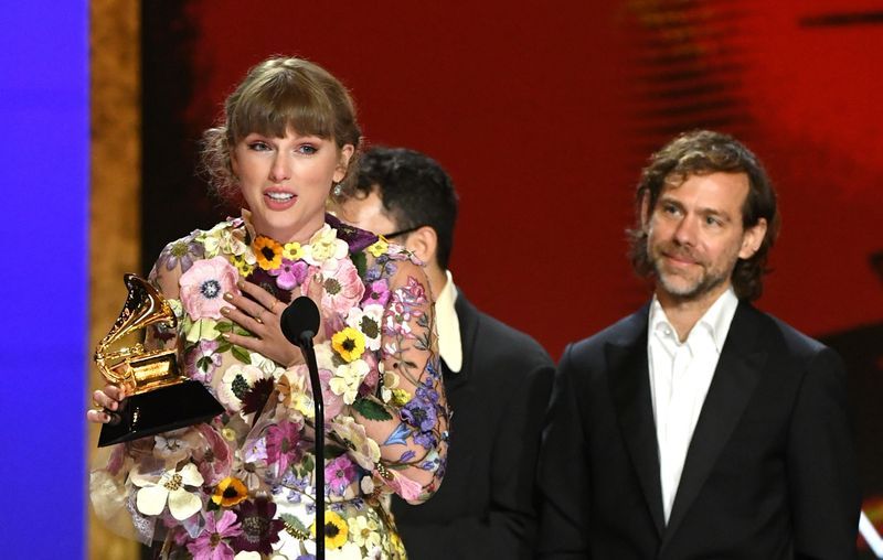 Big Red Machine anuncia nuevo álbum: también incluirá a Taylor Swift