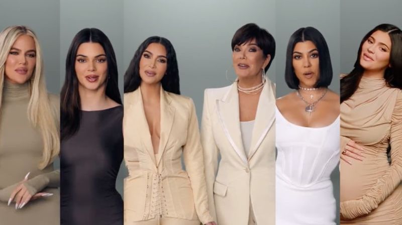 Pirmais gaidāmā seriāla reklāmkadri no The Kardashians