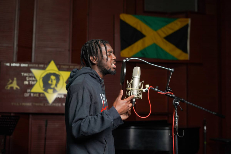 Bob Marley’s Grandson, King Cruff, Signs With Universal Canada, phát hành “Samurai Chop”