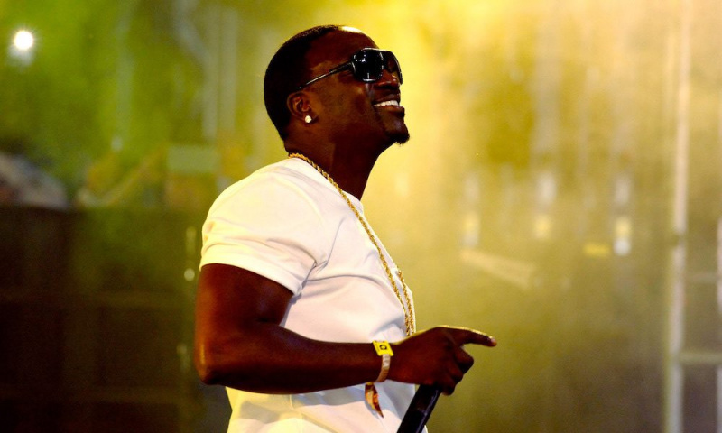 Akon annoncerer, at han komponerer musik til FIFA World Cup 2022