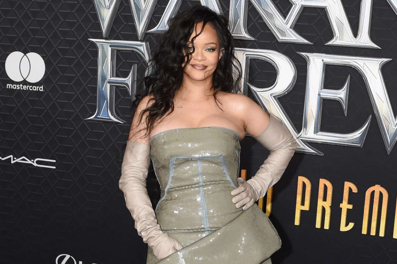 Rihanna podepsala multimiliónovou smlouvu s Apple TV na dokument o svém návratu na scénu