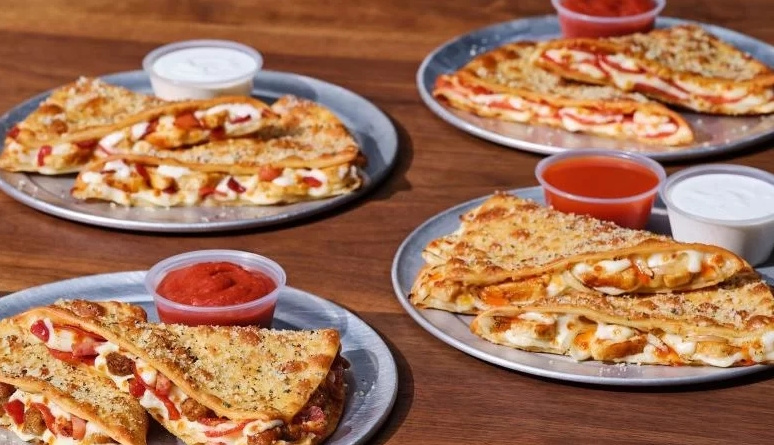 Pizza Hut začíná prodávat jednotlivé plátky a rozdávat 100 dolarů zákazníkům