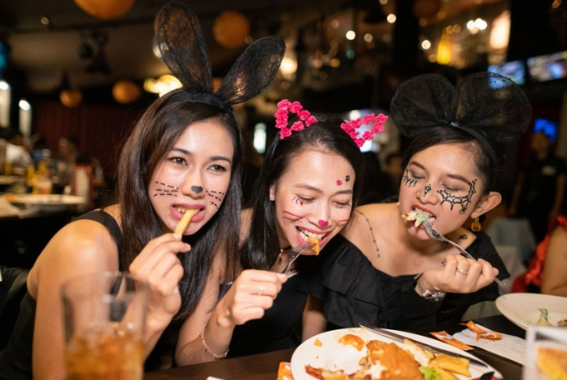 Ravintolaketjut avoinna Halloween 2022 ja parhaat ruokatarjoukset