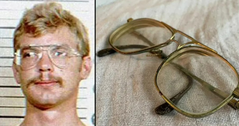 Brýle, které nosil Jeffrey Dahmer ve vězení, jdou do prodeje za přemrštěnou cenu