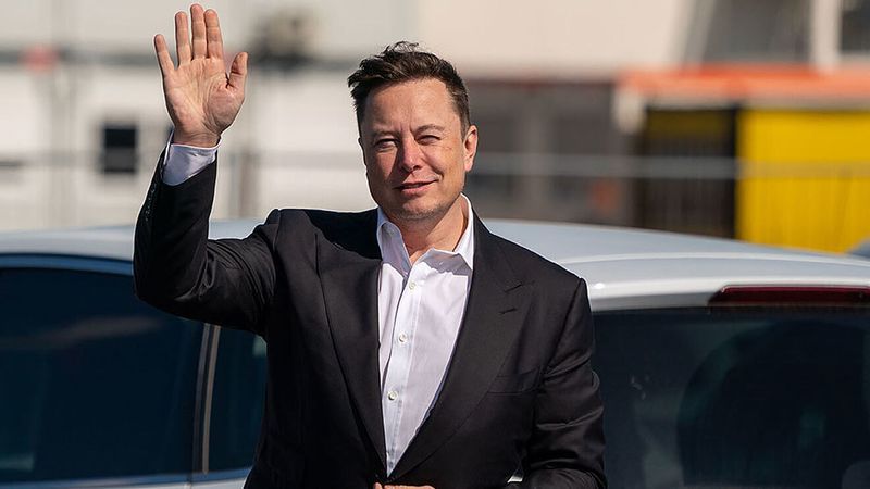 Elon Musk perd 50 milliards de dollars en seulement 2 jours alors que l'action Tesla plonge