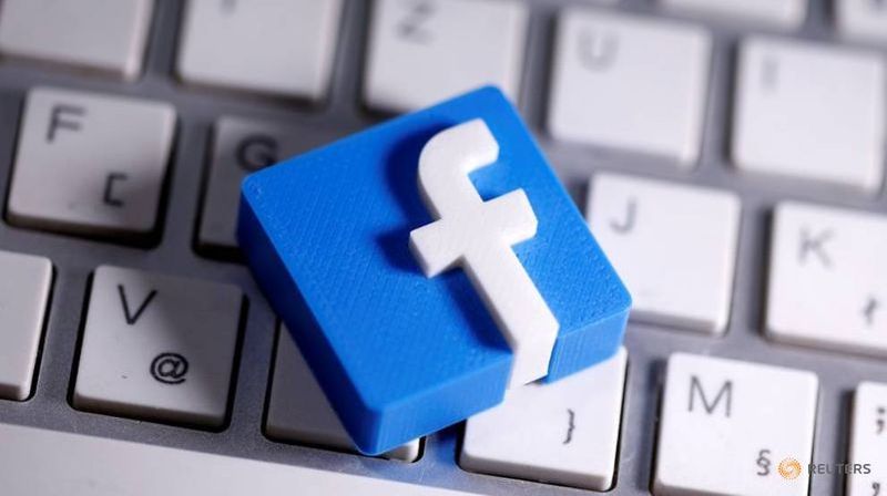 Facebooks markedsværdi krydser 1 billion dollars for første gang