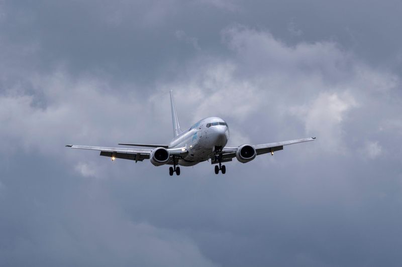 Accidentul avionului cargo Boeing 737 s-a prăbușit în mare