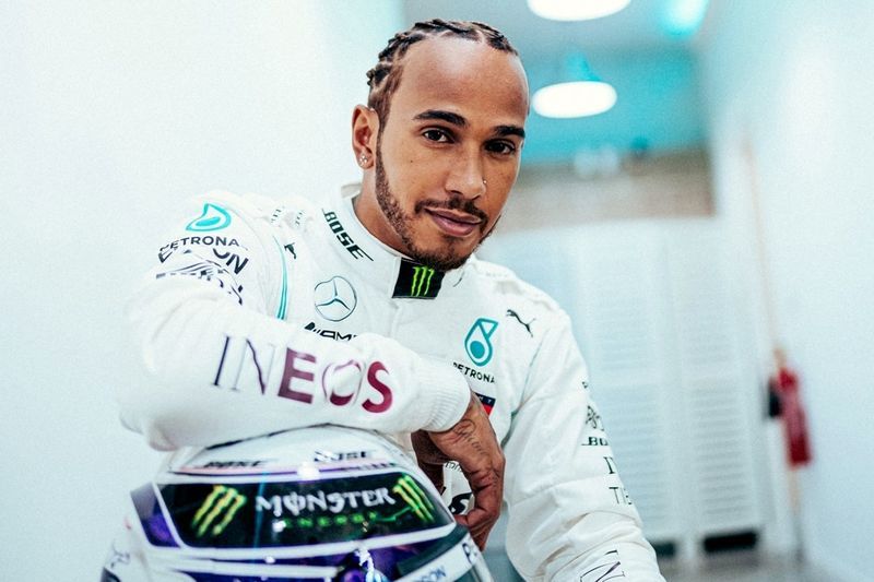 Lewis Hamiltonin nettovarallisuus, palkka, tulonlähteet ja sijoitukset